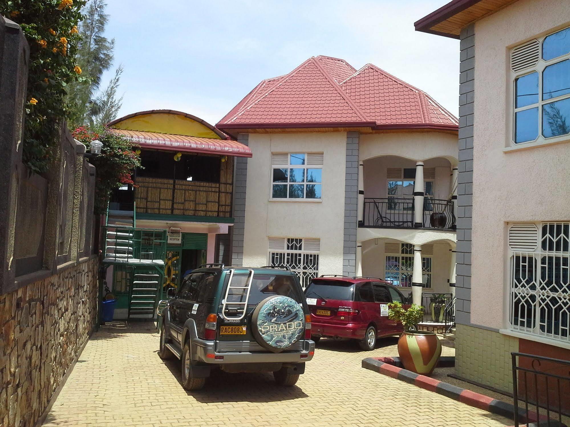 Radius Guest Flats Acomodação com café da manhã Kigali Exterior foto